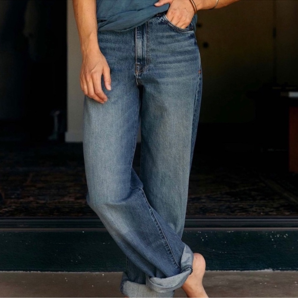 imogene + willie High-Rise Straight Jeans in Medium Blue Wash